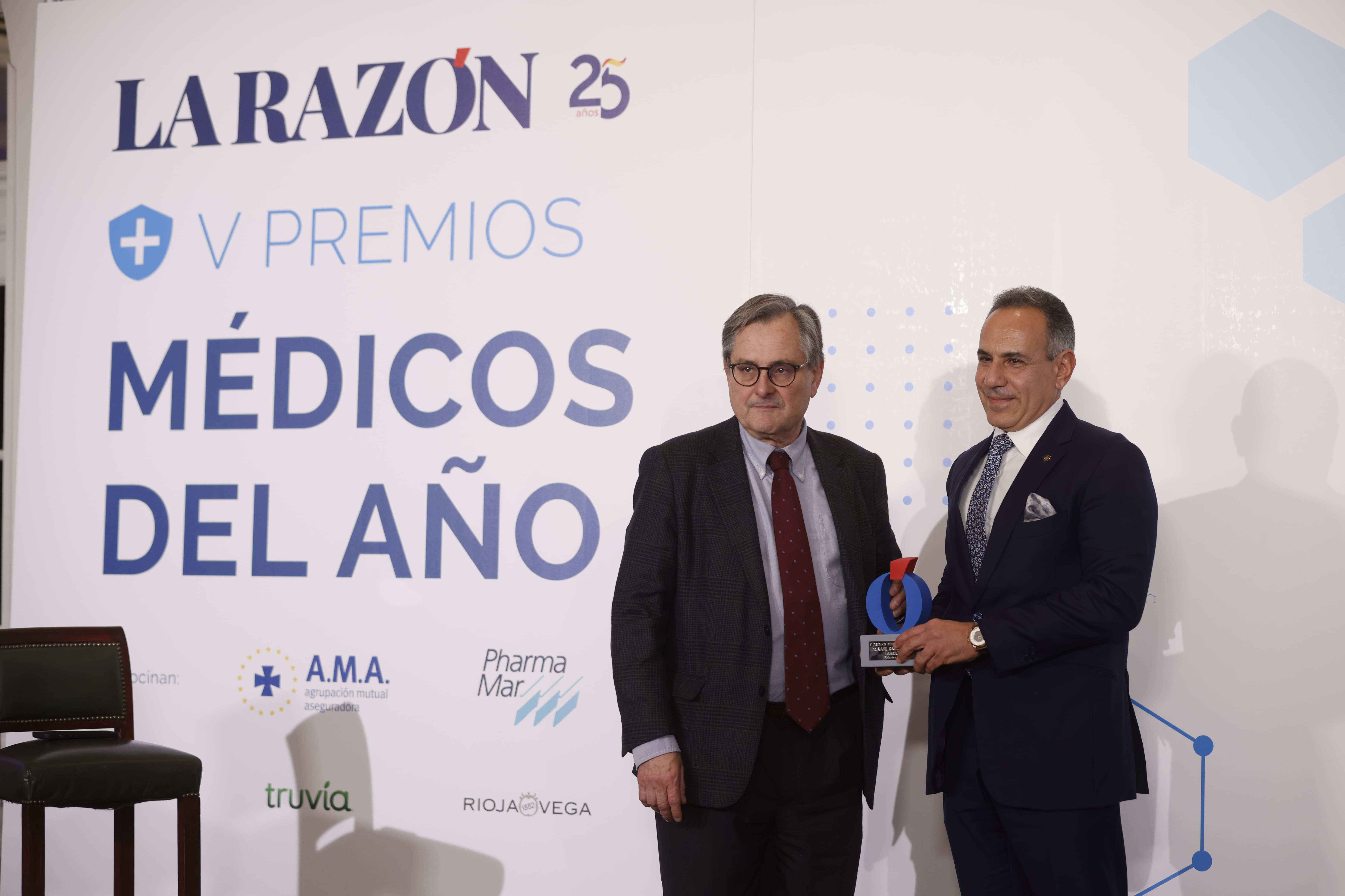 El doctor Nabil Ragaei, de Quirónsalud Campo de Gibraltar, premiado como ‘Médico del Año’ en Oftalmología