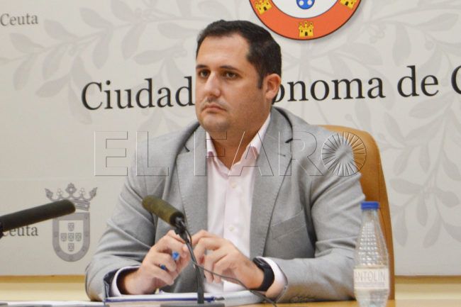 Fomento da 2 meses extra a los negocios seguros para tramitar licencias