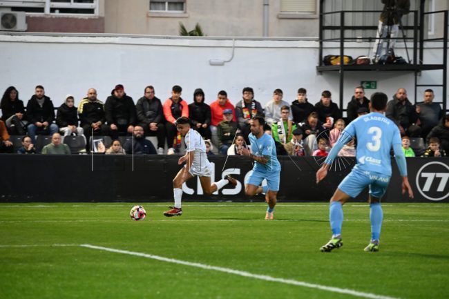 El Faro - El Ceuta, algo más lejos de la zona de play-off de ascenso