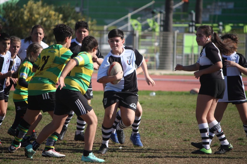 La escuela de Rugby participa en un encuentro amistoso en Cádiz