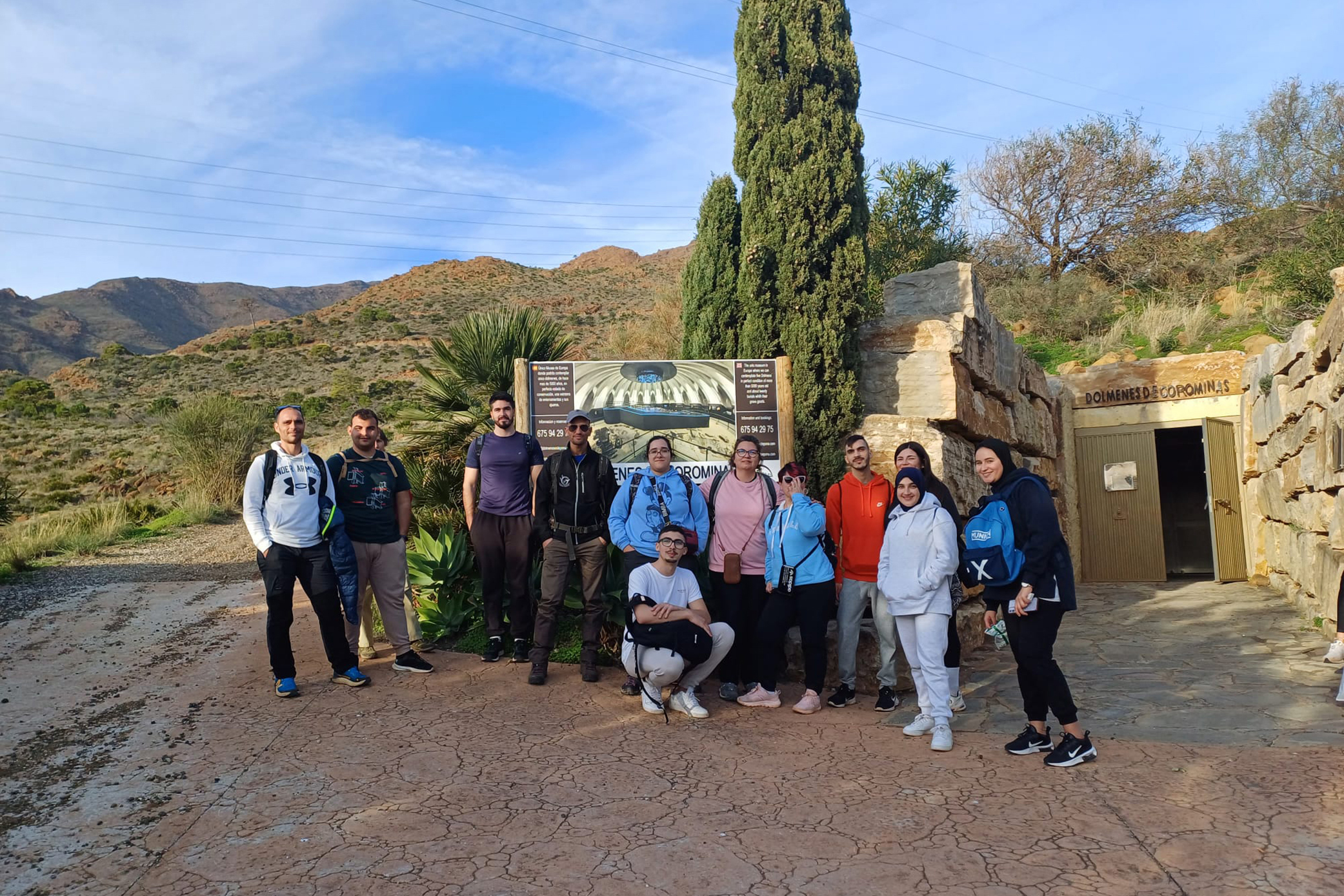 El IES Abyla se marcha de senderismo por el Día de la Educación Ambiental