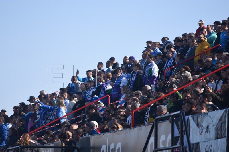 liga-impide-ciudad-instalar-pantalla-aficionados-ceuta-malaga