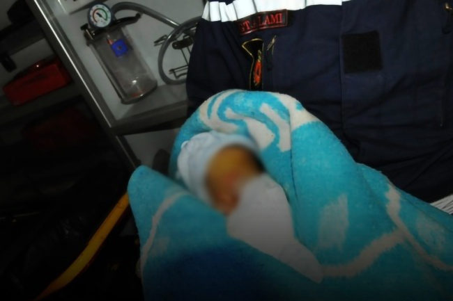 Encontrado un bebé abandonado en las calles de Tánger