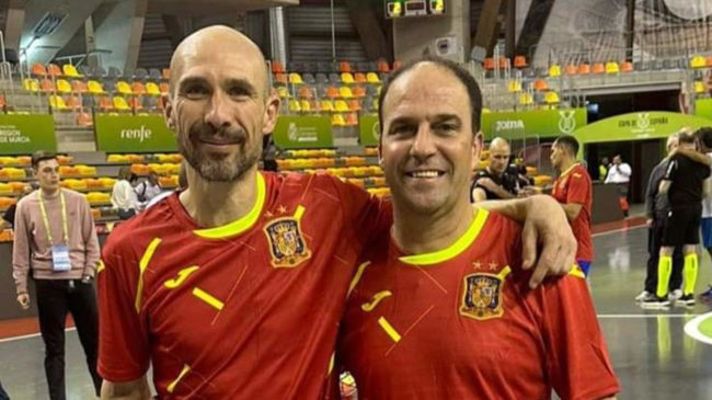 ‘Chito’ y Wiwi participan en la victoria de España de veteranos de fútbol sala