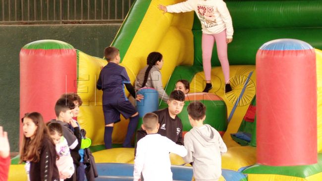 El ‘García Lorca’ disfruta de una tarde festiva con fin benéfico