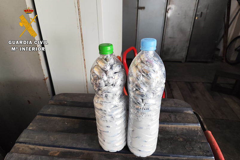 Con hachís dentro de botellas: así detuvo la Guardia Civil a un marroquí