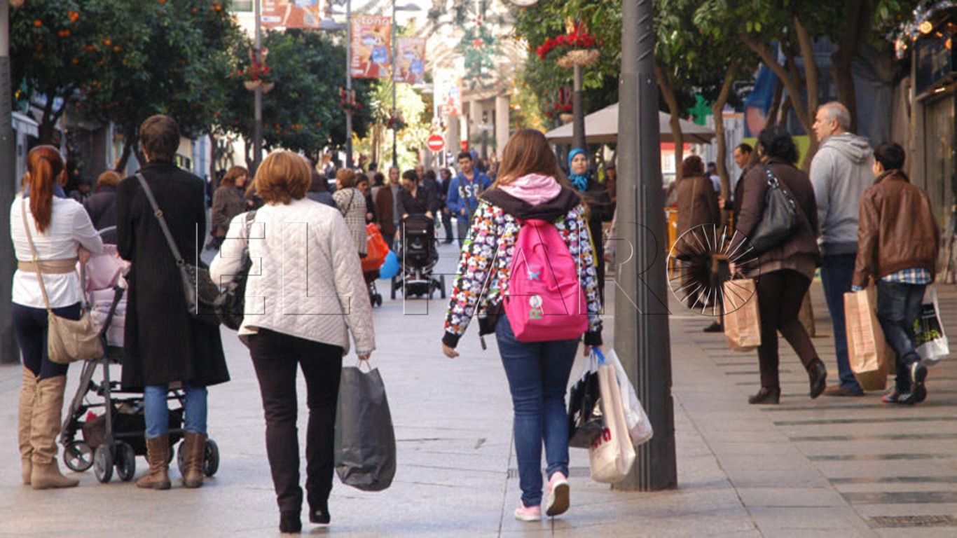 gente-compras-rebajas-paseo-revellin