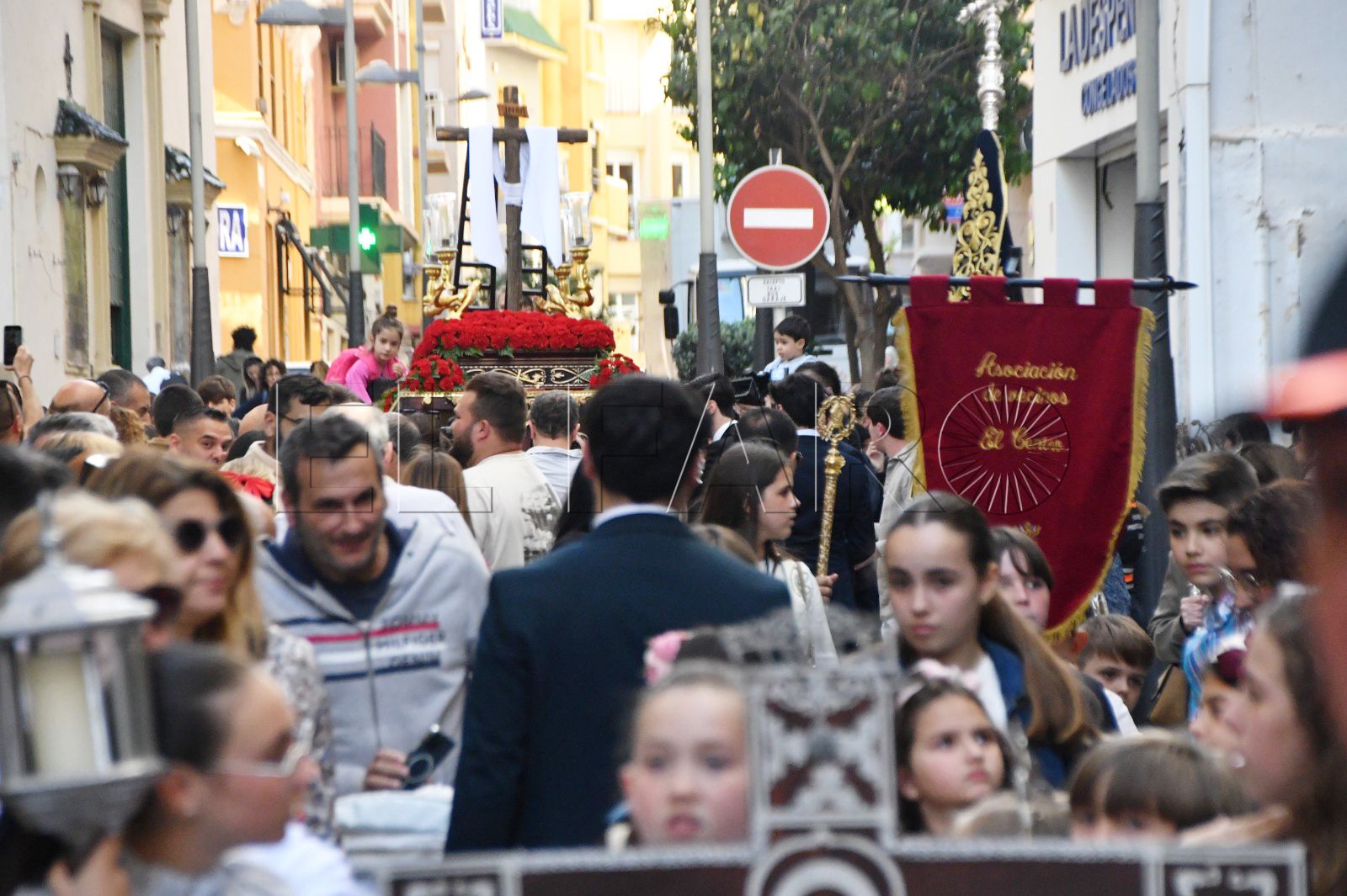 paso-ninos-procesion-cruz-mayo-centro-8