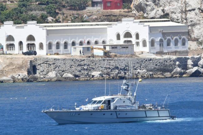 El Faro - Las patrulleras que Marruecos fija en los espigones por Mohamed VI