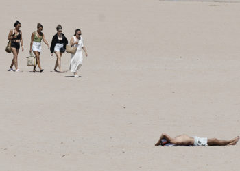 multa-dormir-playa