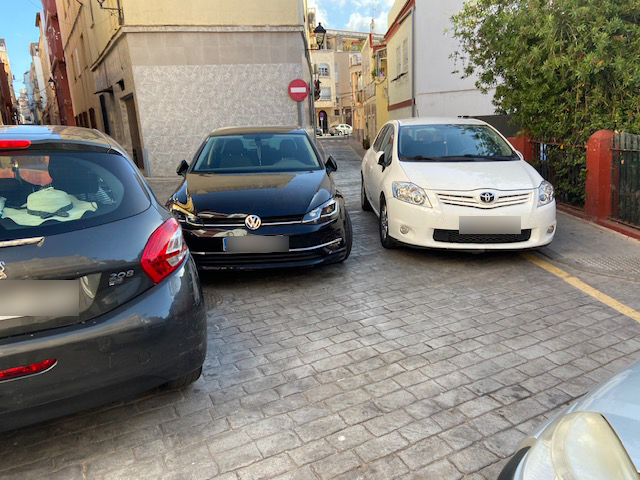Vecinos de la calle Lope de Vega exigen la colocación de bolardos