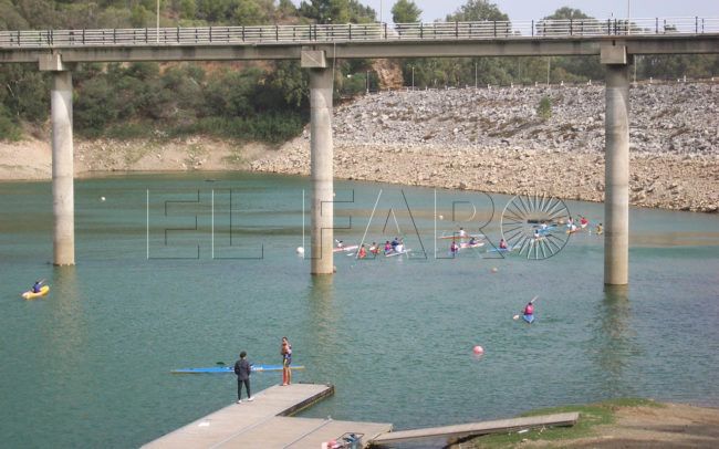 La Guardia Civil investiga el robo de tres piraguas