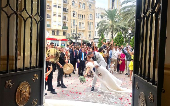 Sociedad caballa: la boda de Manuel y Meryem en el Salón del Trono