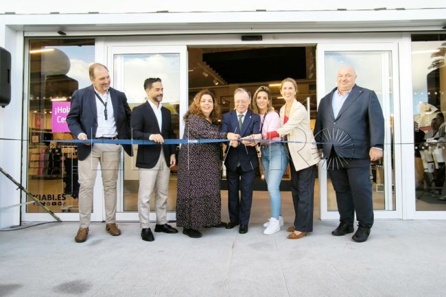 Kiabi inaugura su tienda en Ceuta ante la expectación de numerosos ceutíes
