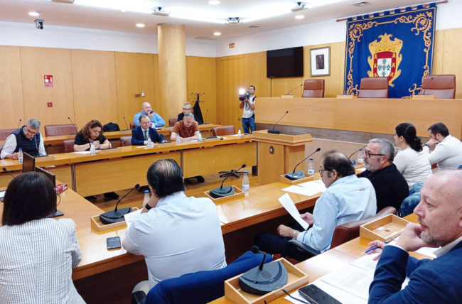 Mesa de Diálogo Social: abrir oficina en Bruselas y estudiar el plus de residencia