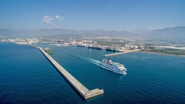 Armas Trasmediterránea operará desde Melilla con Almería y Motril