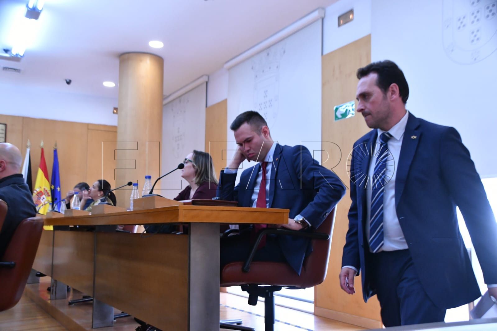 guerra-politica-vox-verdejo-escenifica-pleno