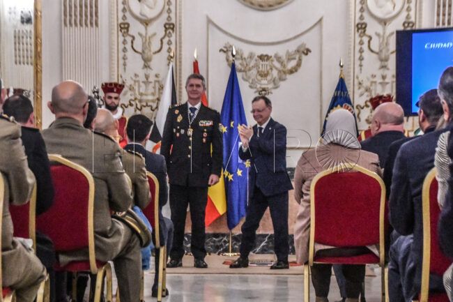 Una medalla para toda la Policía Nacional