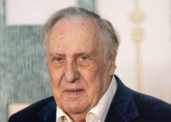 frederick-forsyth-vasos-comunicantes