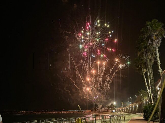 Ceuta estudia cambiar los fuegos artificiales por sistemas menos ruidosos