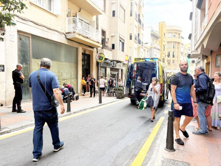 fallece-hombre-precipitarse-balcon-calle-real