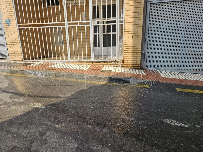 rotura-tuberia-provoca-caos-centro-ceuta-001