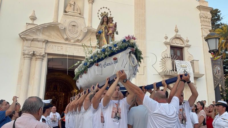 Centro-Virgen-del-Carmen-procesión-2025