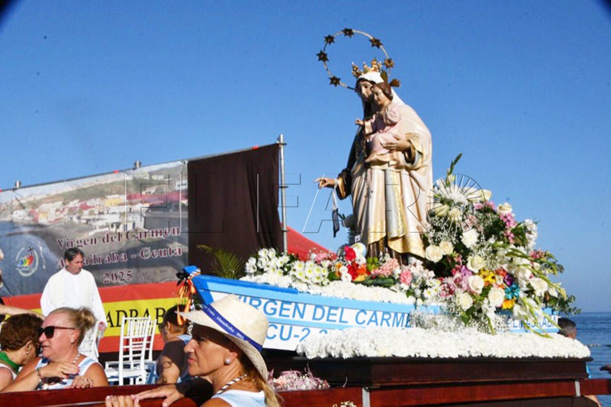 LLegada-Virgen-del-Carmen-2025-015