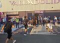 Fotos-aficion-recibe-bus-ceuta-valladolid