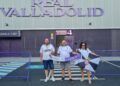Fotos-aficion-recibe-bus-ceuta-valladolid