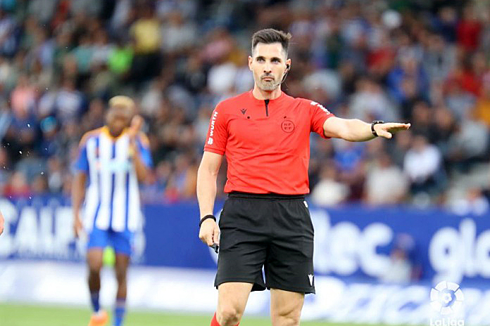 andres-fuentes-arbitro-ceuta-sporting-gijon