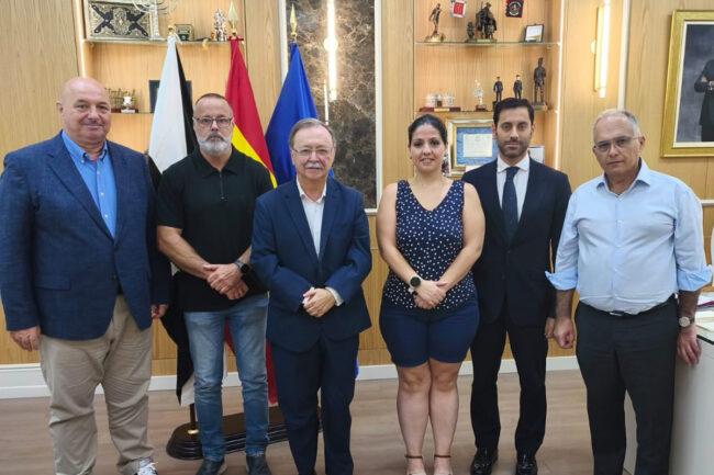 Un informe técnico urgente evaluará la situación del transporte marítimo en Ceuta