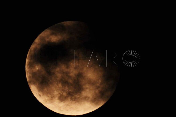 asi-se-ha-visto-eclipse-lunar-ceuta-001