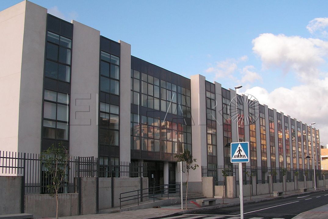 fachada-ies-clara-campoamor.jpg
