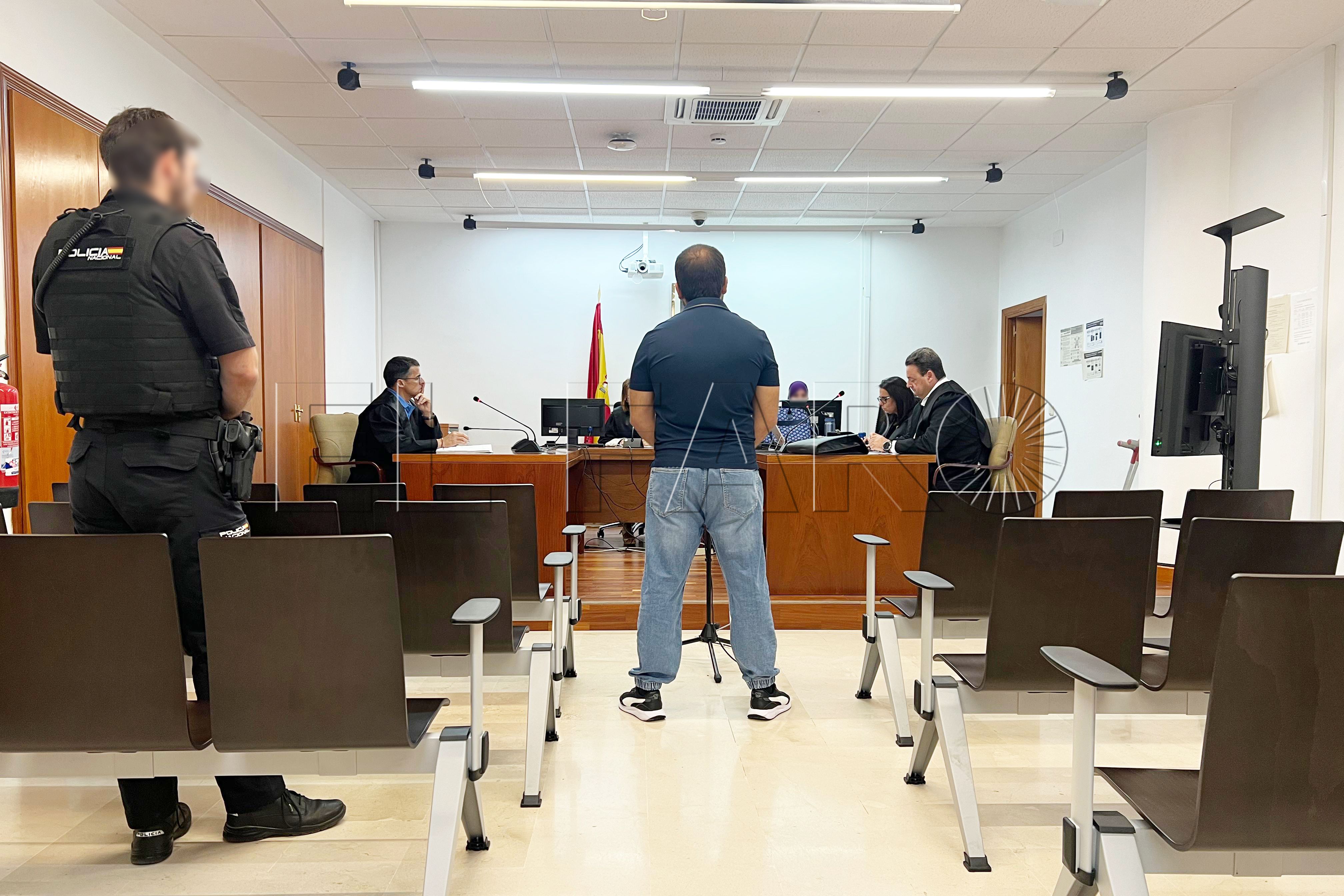 prision-disparar-13-veces-arma-perdigones-joven