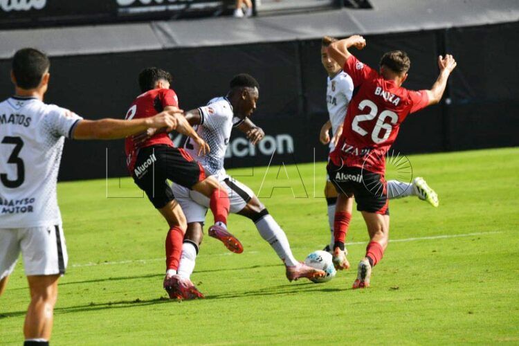 Horario y dónde ver el CD Mirandés-AD Ceuta: el sueño blanquinegro desafía a la urgencia rojilla en Anduva