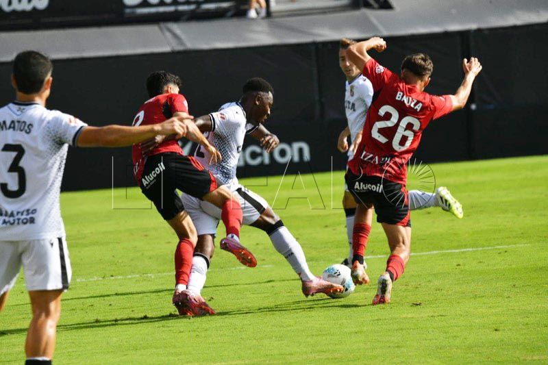 Horario y dónde ver el CD Mirandés-AD Ceuta: el sueño blanquinegro desafía a la urgencia rojilla en Anduva