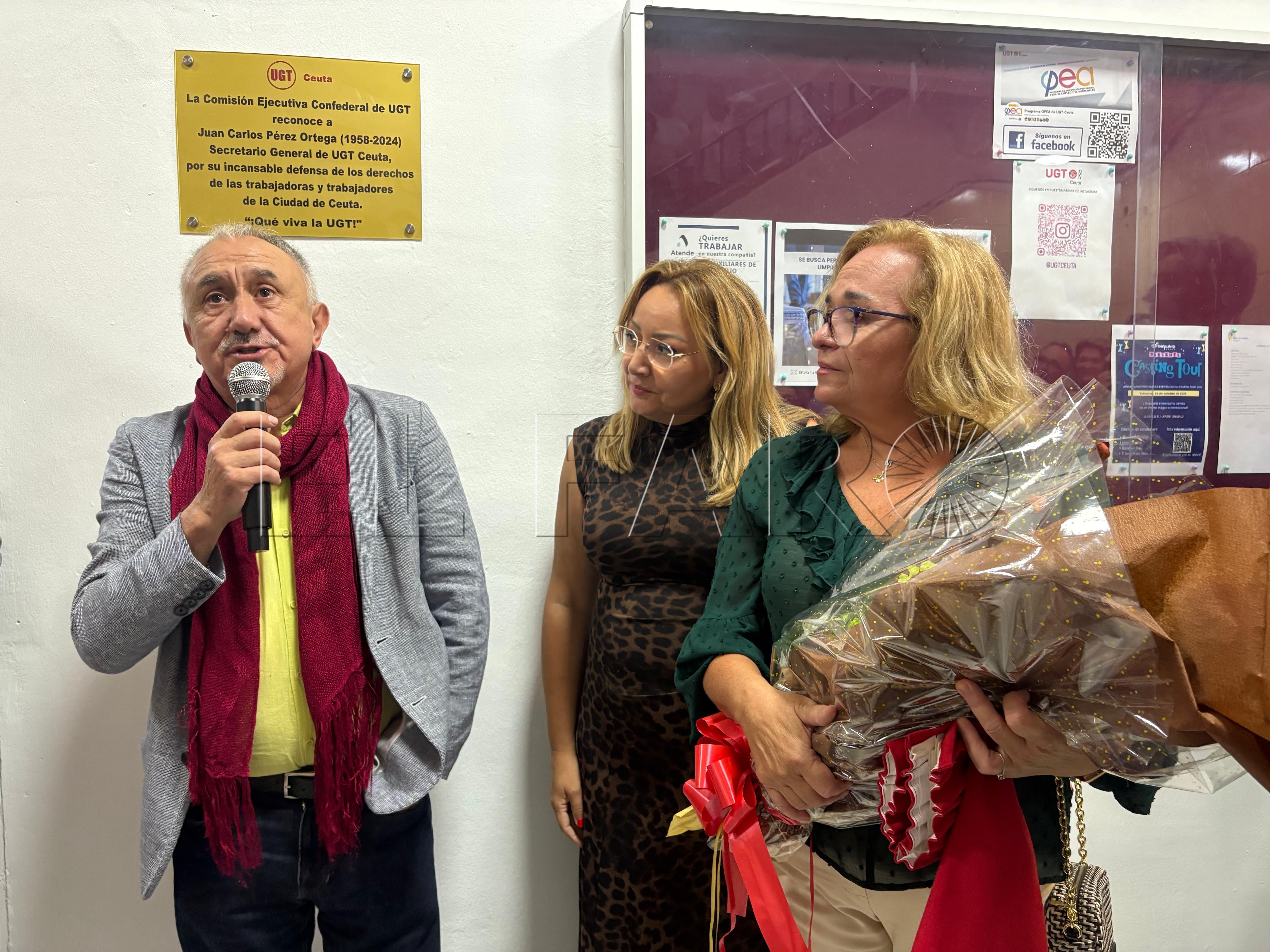 ugt-recuerda-juan-carlos-perez-placa-edificio-sindical-5