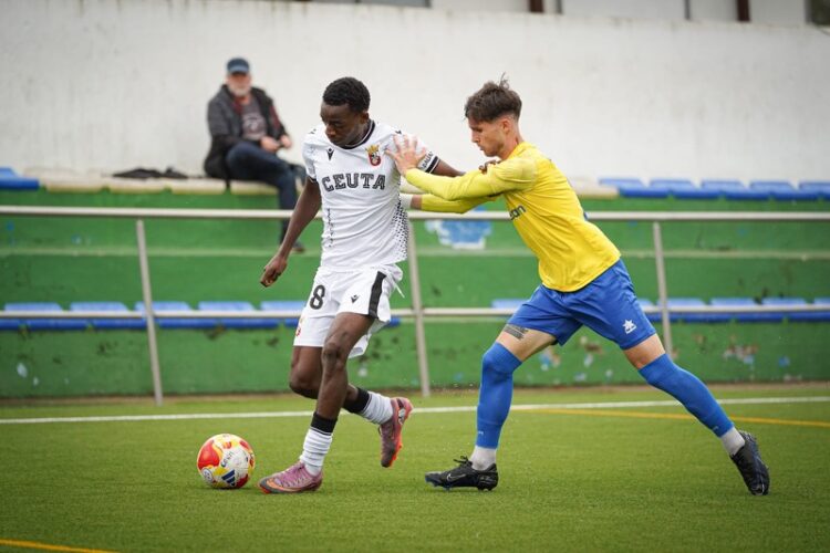 ceuta-b-hace-grande-conil-0-2