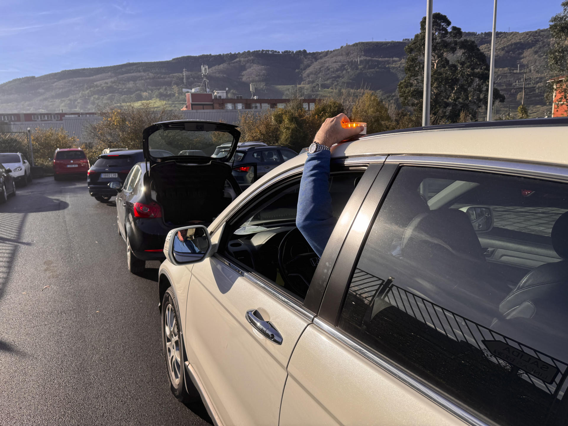baliza-v-16-dgt-carretera.jpg