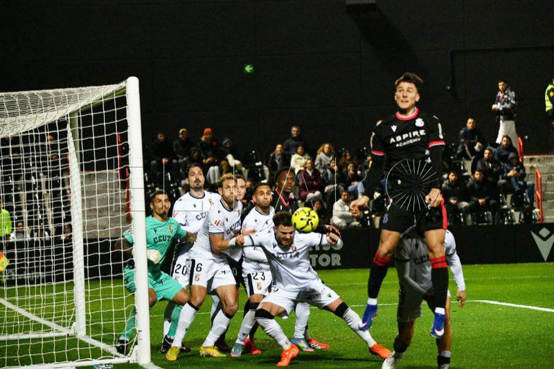 La magia blanca de Romero vuelve a dejar los tres puntos en Ceuta (3-1)