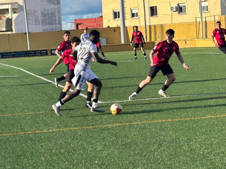 ceuta-b-pierde-invicto-casa-004