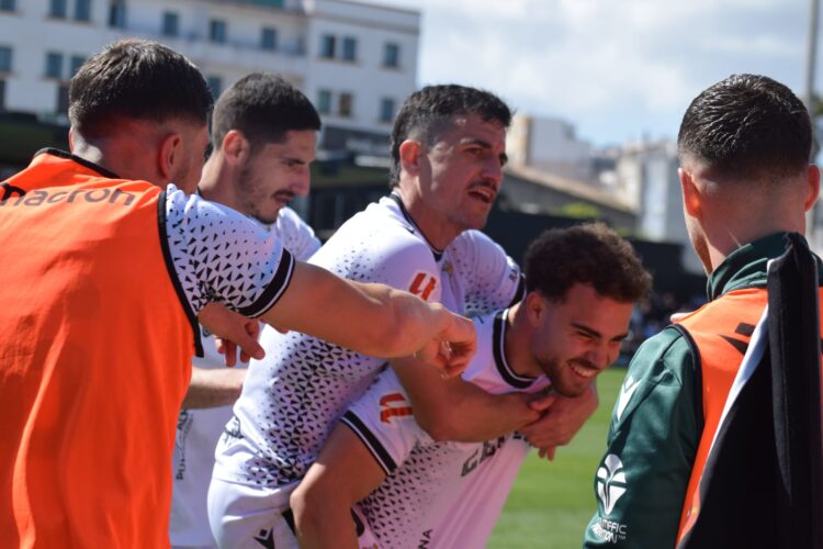 AD Ceuta: diez asaltos restantes en la lucha