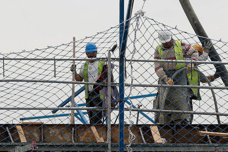 trabajador-construccion-afectado-golpe-calor