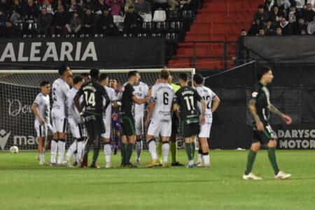 La polémica continúa: el Racing pide explicaciones por los tres goles anulados en el Murube
