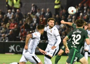La AD Ceuta en el ojo del mercado