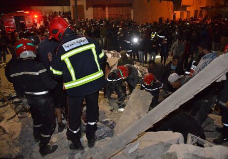 Ocho detenidos por el derrumbe de dos edificios en Fez que dejó 22 muertos
