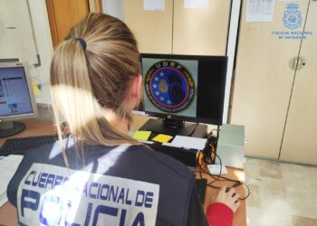 mujer-policia-nacional-udef