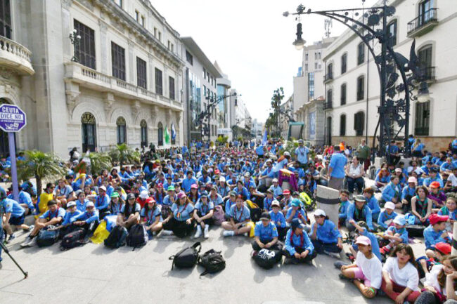 El Faro - Ceuta se llena de un millar de espíritus aventureros con el LI Festival Scout