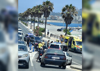 aparatoso-accidente-coche-moto-juan-xxiii-persona-herida